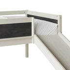 Lit mezzanine bas classique double CraftPorch avec tableau noir, toboggan et échelle