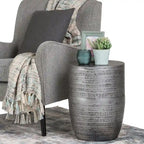 Table d'appoint tribale avec bordure en métal de 15 pouces de large (entièrement assemblée) — 15" L x 15" P x 20" H