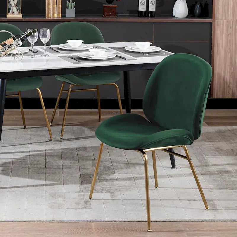 Chaise de salle à manger en velours et pieds dorés
